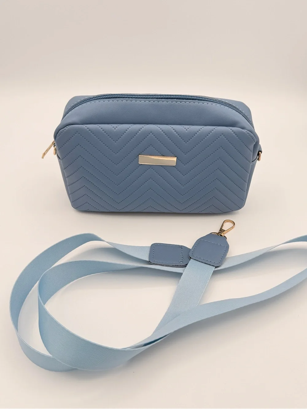 Light Blue Quilted Crossbody Travel Makeup Bag with Matching Strap NEW